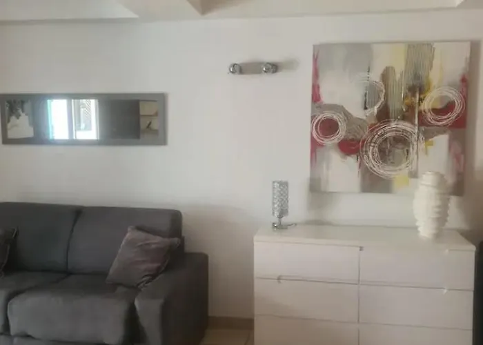 Massena Avec Belle Terrasse Apartamento *